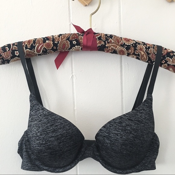 Victoria's Secret Other - ✨DONATING SOON✨Victoria’s Secret | Padded Bra